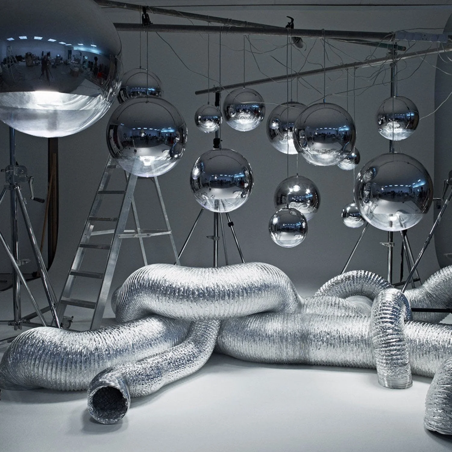 tom dixon | mirror ball pendant light | silver 50cm - V1 - EX DISPLAY - Image 7