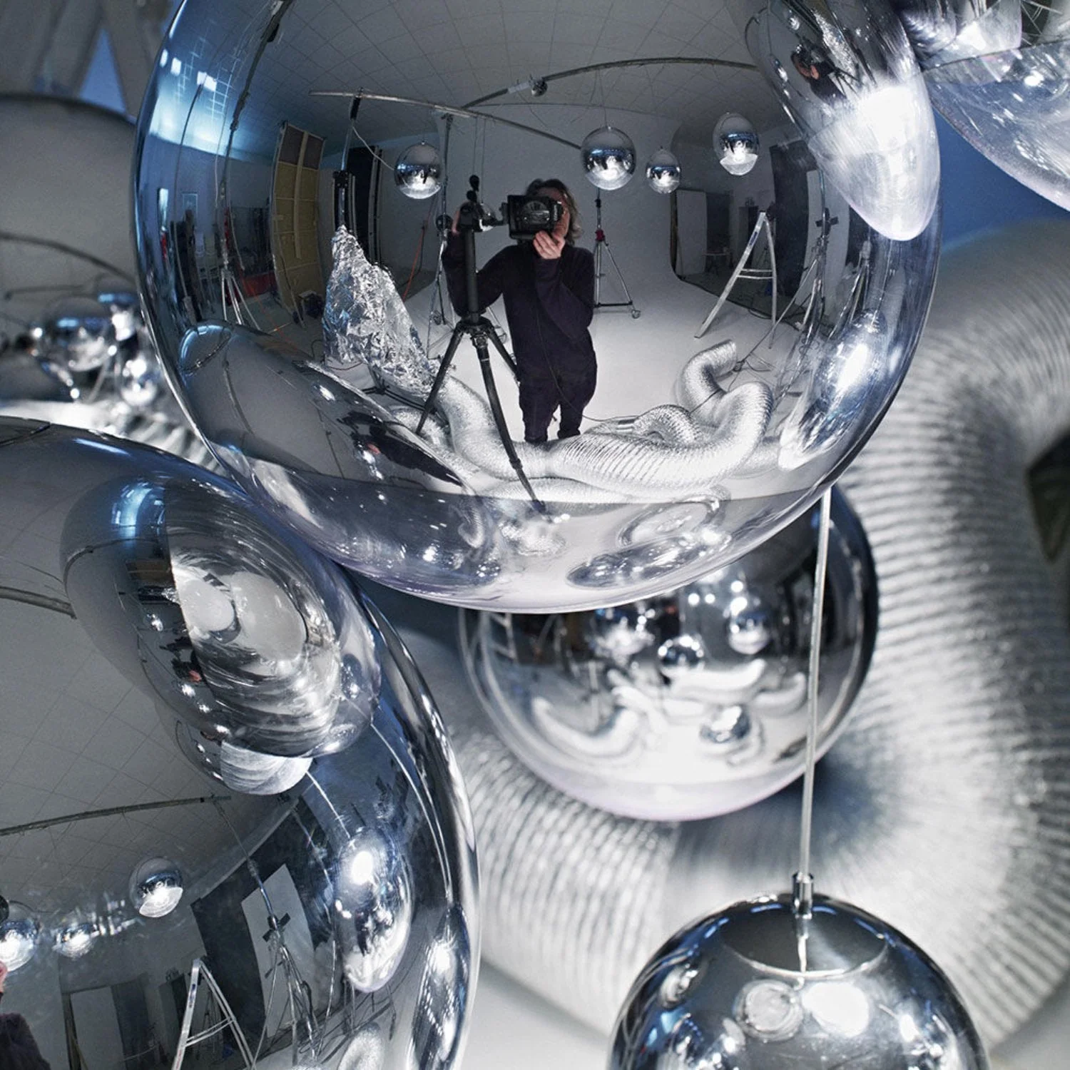 tom dixon | mirror ball pendant light | silver 50cm - V1 - EX DISPLAY - Image 8