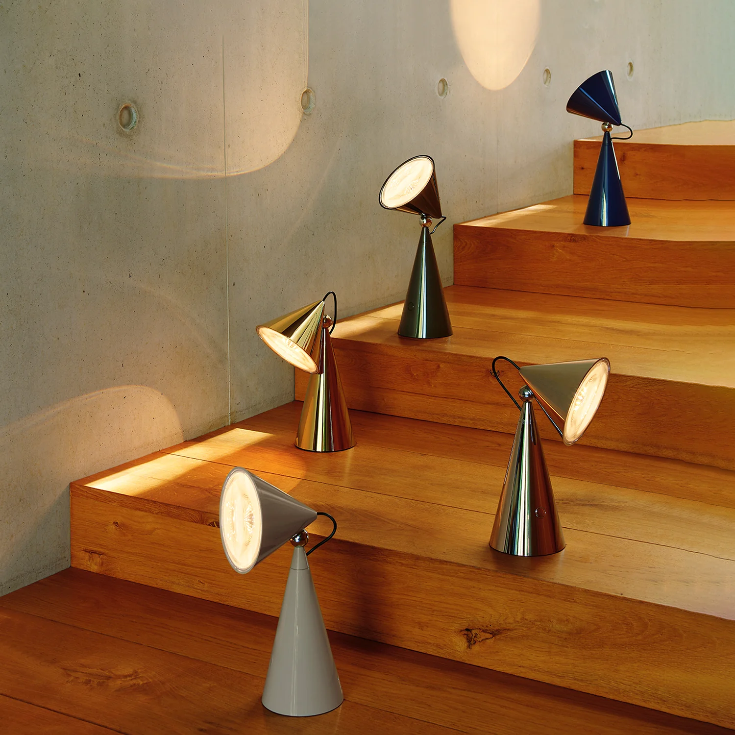 tom dixon | pose portable lamp | gold - LC - Image 12