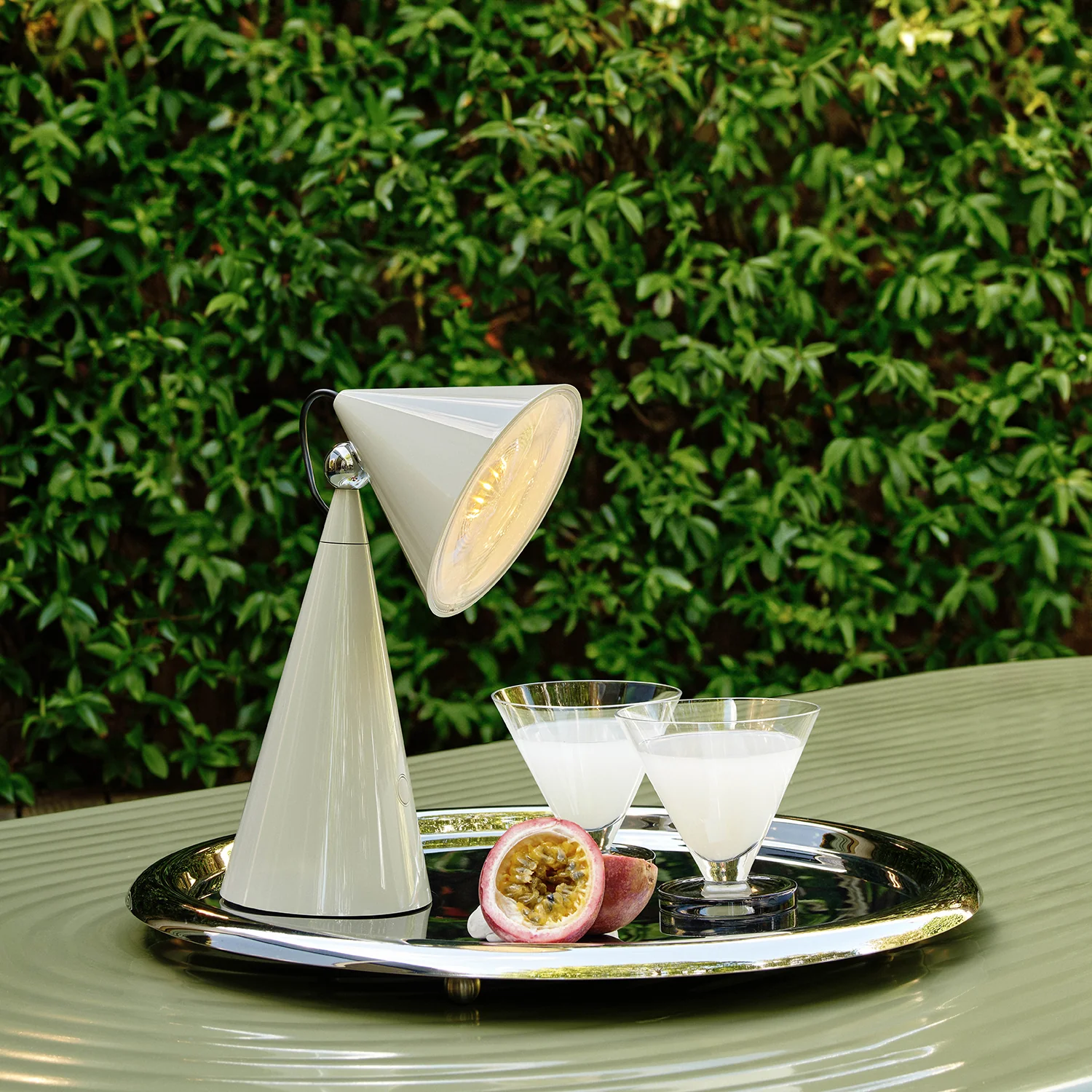 tom dixon | pose portable lamp | putty - LC - Image 2