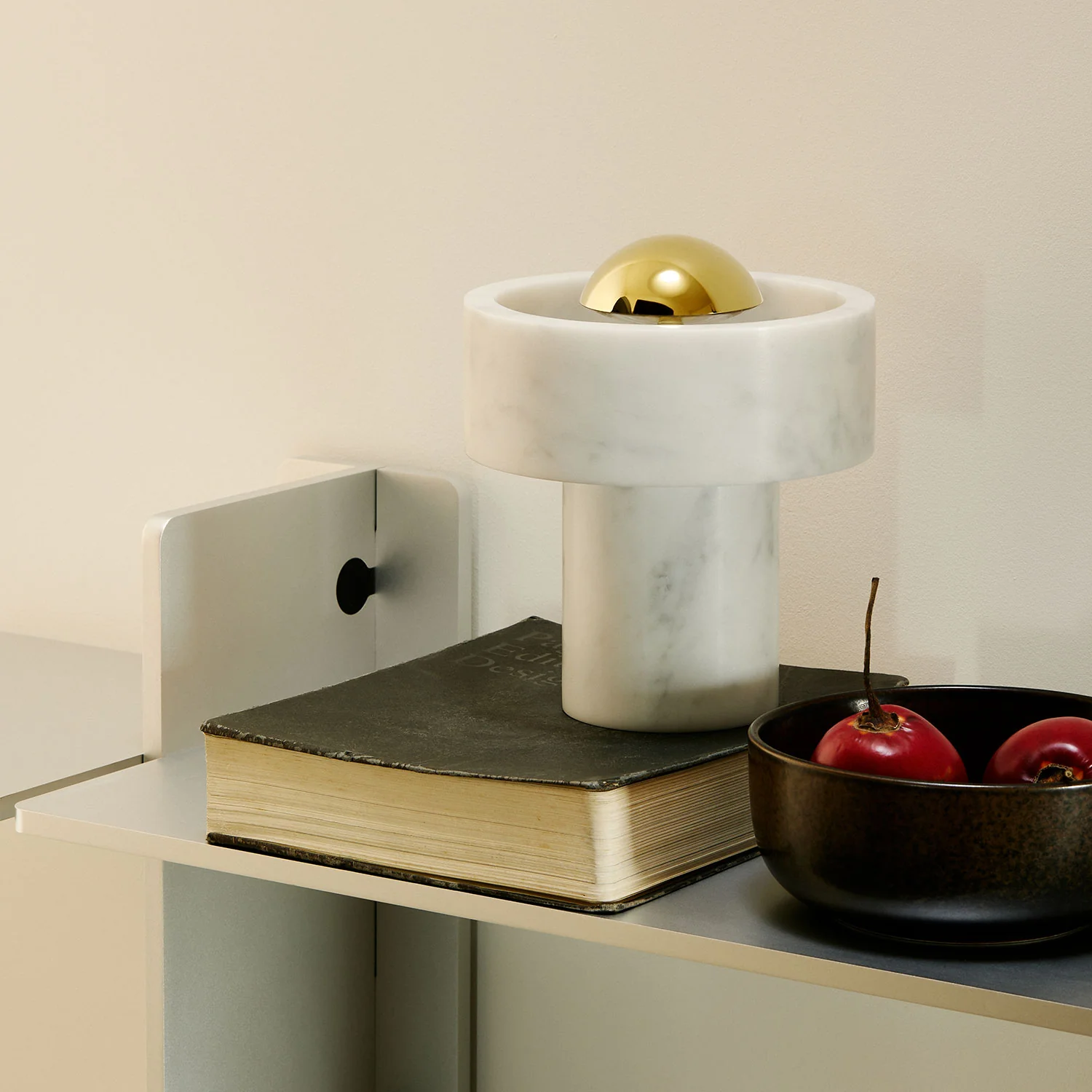 tom dixon | stone portable lamp | brass - LC - Image 12