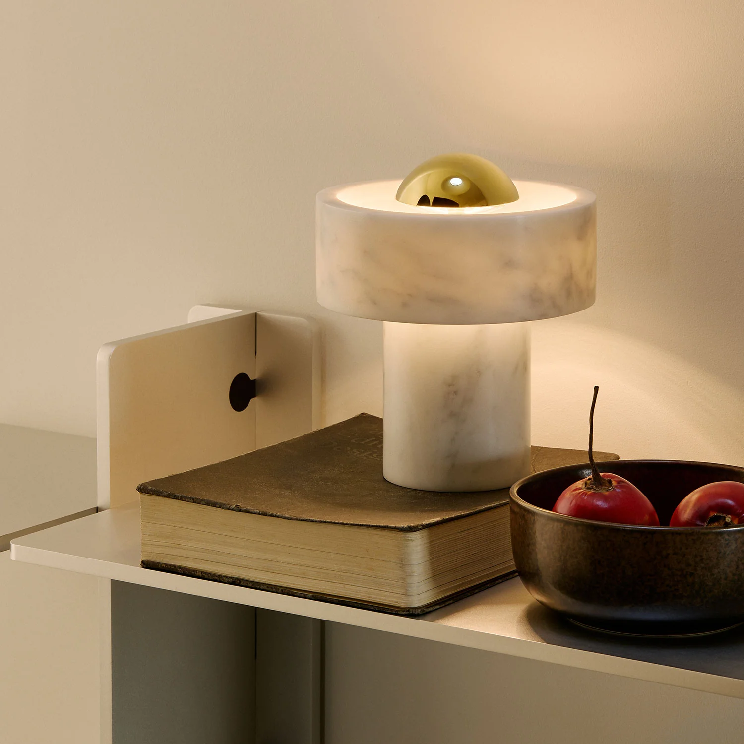 tom dixon | stone portable lamp | brass - LC - Image 13