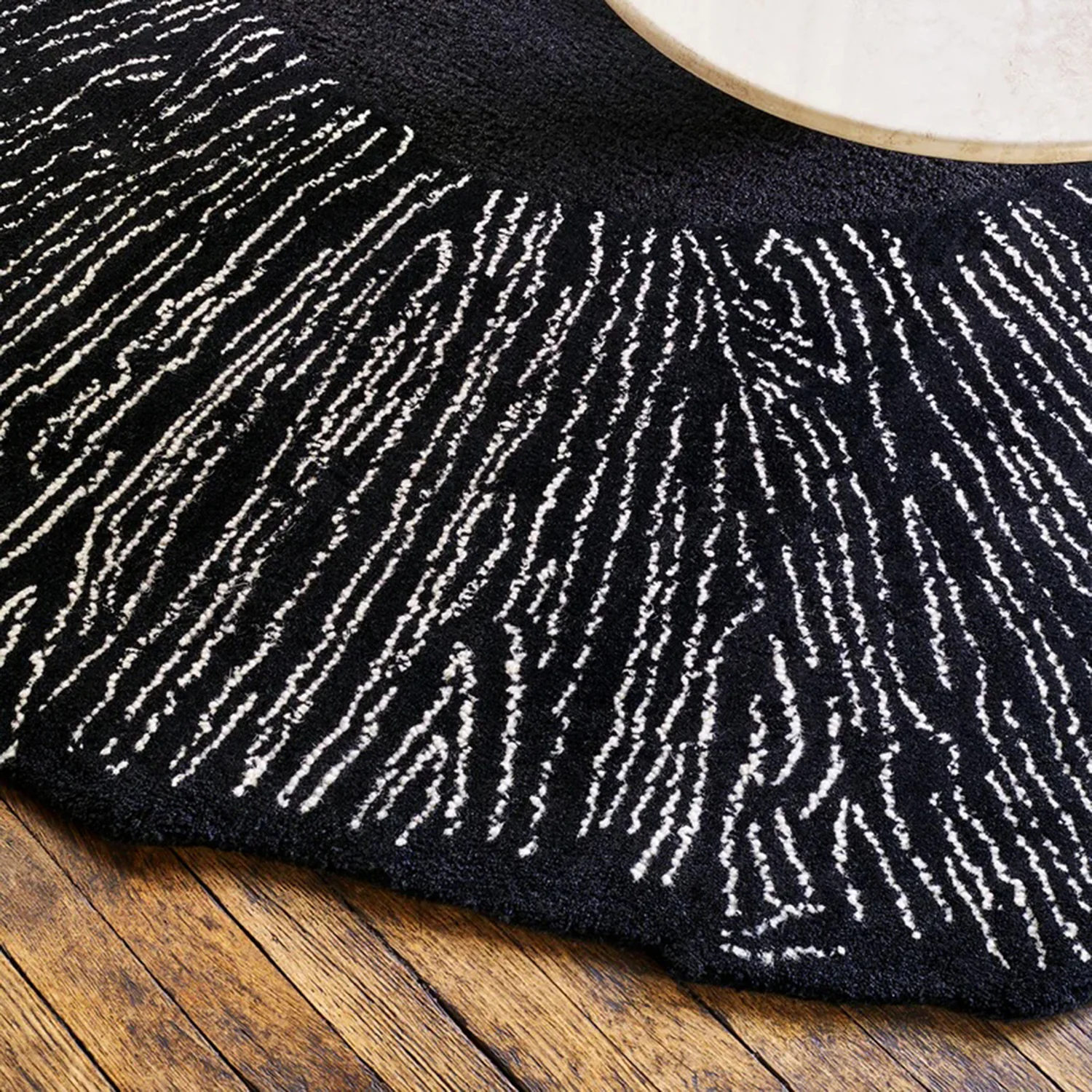 toulemonde bochart | eye flower rug | noir - Image 3