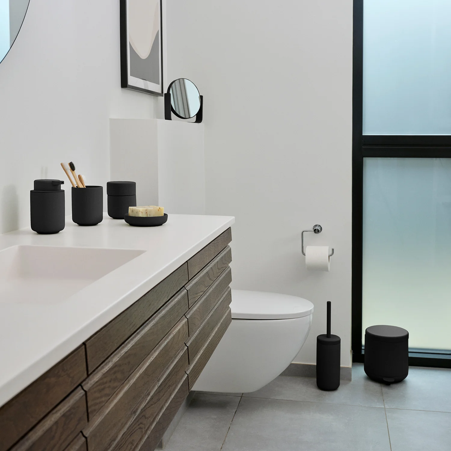 zone denmark | ume toothbrush mug | black - Image 4